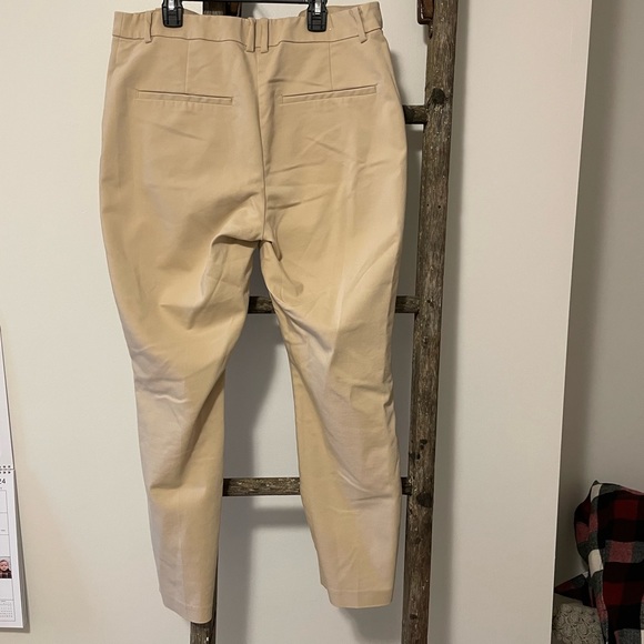 H&M Cream Straight Leg Women’s Slacks - Picture 6 of 9